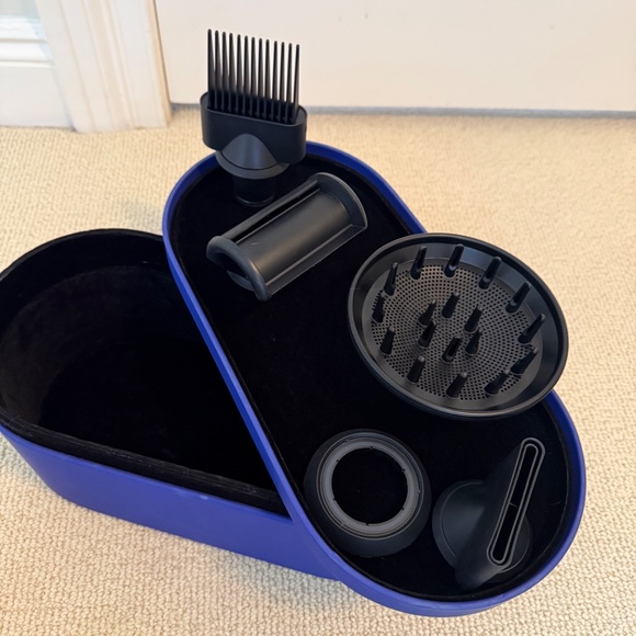 Dyson Hair Dryer - Picture 4 of 7